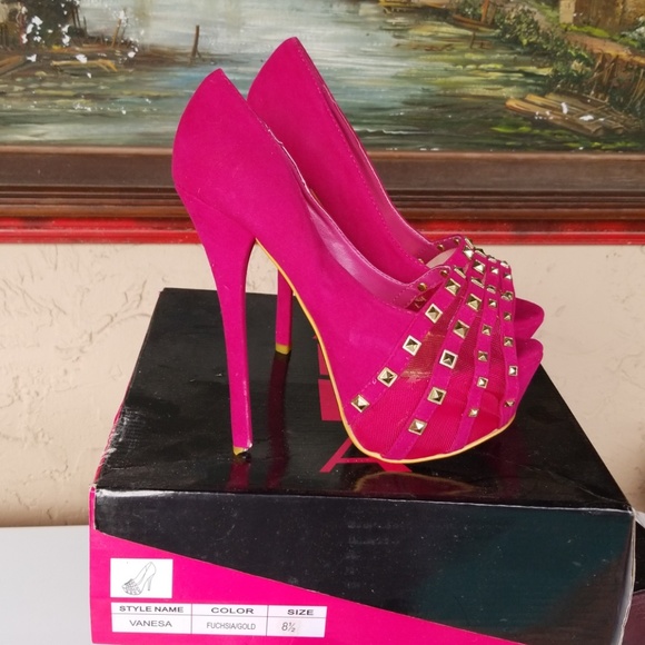 Heel - Picture 3 of 5